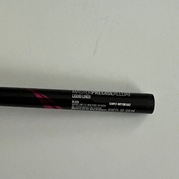 Maybelline Master Precise All Day Black Liquid Liner Mini 0.02floz. NIB - Picture 2 of 2